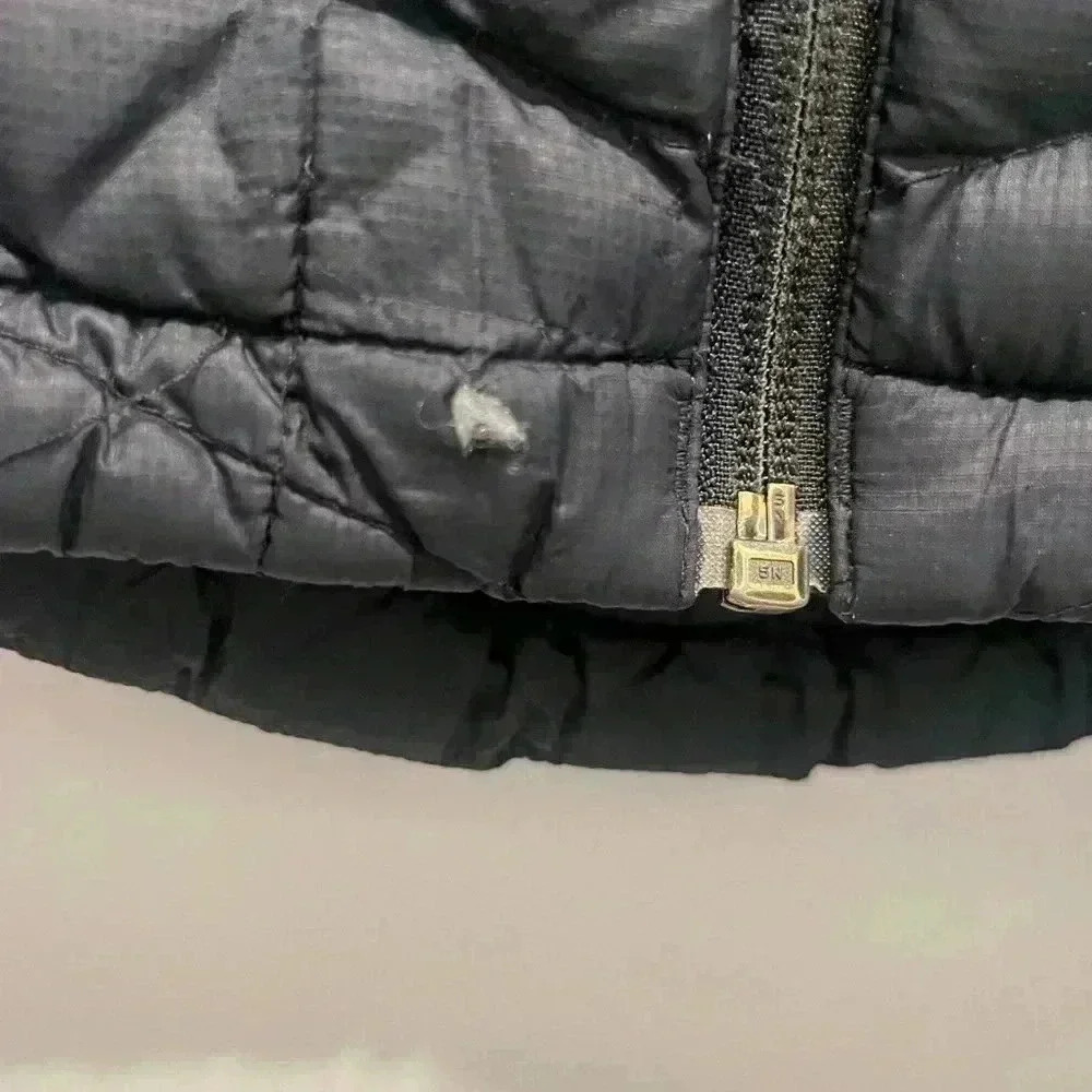 Marmot black women’s puffer jacket - Picture 5 of 5